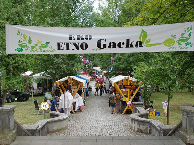 Štandovi su bili u gradskom parku                                                                                                                                                                                                                         