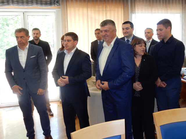 Sudionici razgovora s ministrom Butkovićem (u sredini)                                                                                                                                                                                                    