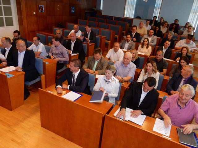 Članovi Skupštine prije početka sjednice/Foto Marko ČULJAT Lika press Gospić
                                                                                                                                                                            