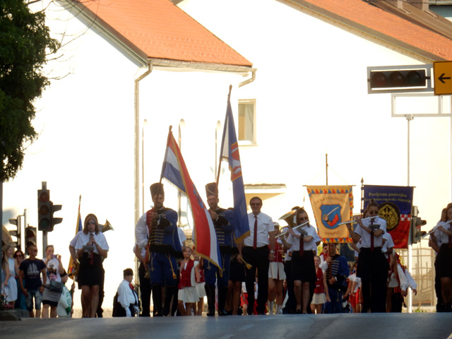 Defile povijesnih postrojbi                                                                                                                                                                                                                               