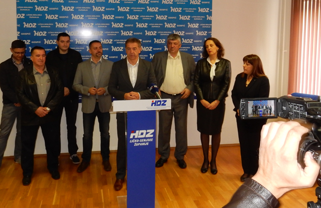 Sudionici prošlogodišnje kolektivne ostavke u HDZ-u/Foto arhiva Lika pressa                                                                                                                                                                               