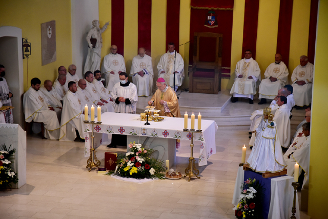 Detalj iz gospićke katedrala s početka Sinode                                                                                                                                                                                                             