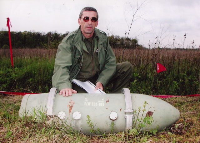 Đuro Mesić uz četničku avionsku bombu od samo 102 kilograma eksploziva                                                                                                                                                                                    